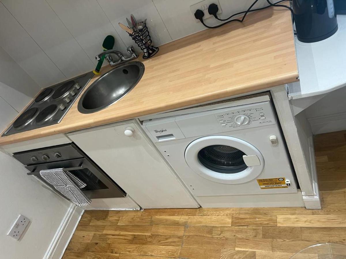 Lovely First Floor Flat-2 London Exterior photo
