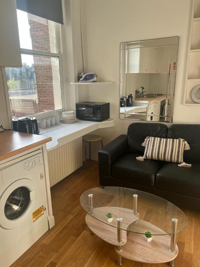 Lovely First Floor Flat-2 London Exterior photo